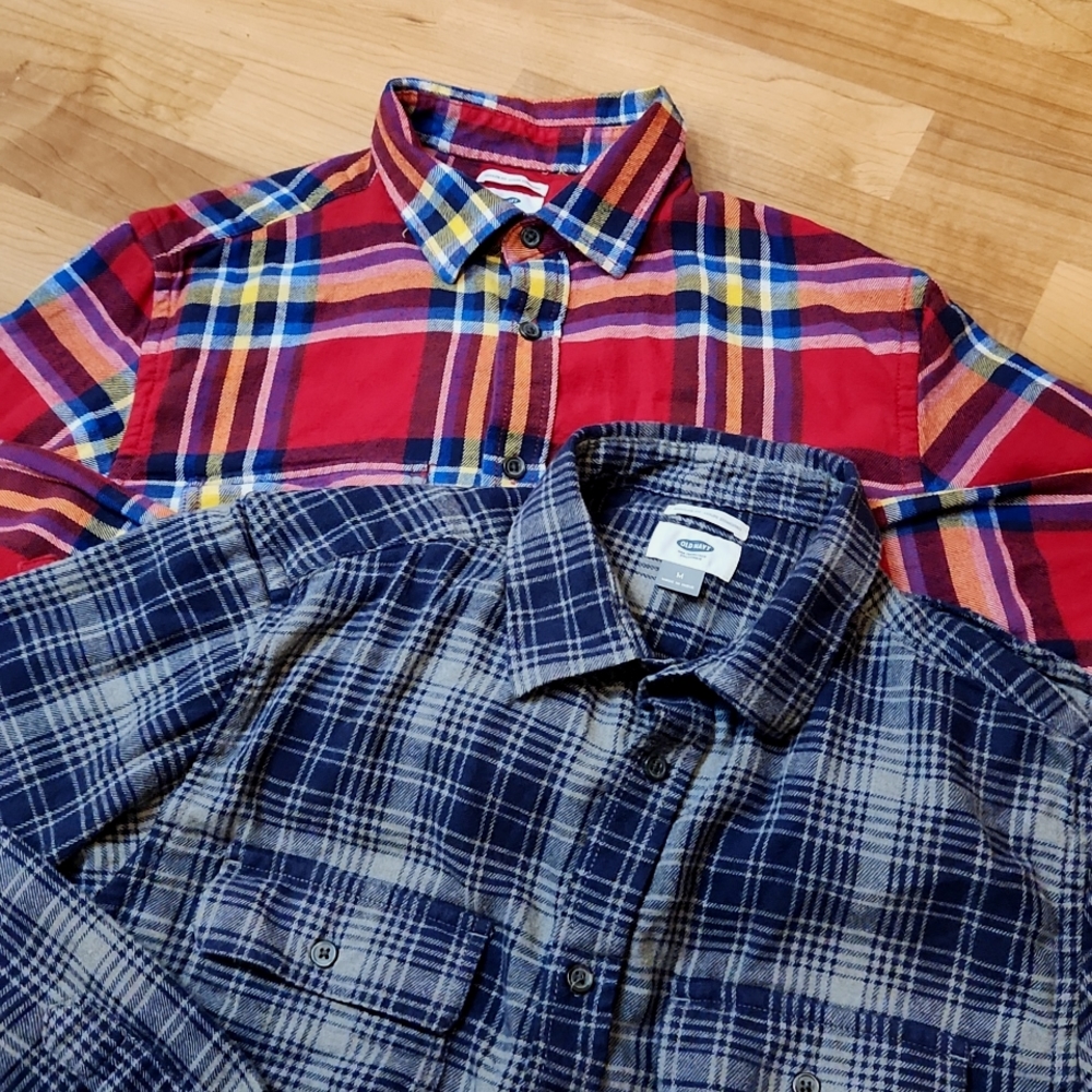 2 flannel shirts - Picture 2 of 12